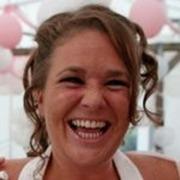 helderwetende Liselotte - Inca Sjamaan, Medium, helderziend, heldervoelend en helderwetend. Contact met dierbare overledenen. Zeer sterk in het aanvoelen hoe iemand tegenover jou staat. Kindercoach. Bewustwording en innerlijke groei middels inzichten. Zielsverbindingen. Trauma. Zakelijk Advies. Tevens maak ik gebruik van Tarot en verschillende orakelkaarten. Je kunt mij bellen met iedere vraag die je hebt. Ik werk met gerichte vragen, zo krijg ik een volledig antwoord en kan ik beter invoelen op de diepere en onderliggende laag. Ik spreek je graag! Dikke liefs, Liselotte. Paranormale hulplijn waar een helderwetende  je  paranormale inzichten geeft. Helderwetenden geven nu paranormaal advies.